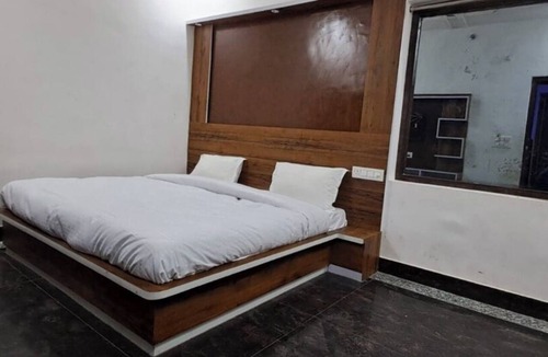 Mathura Hotel | Madhu Sudhan
