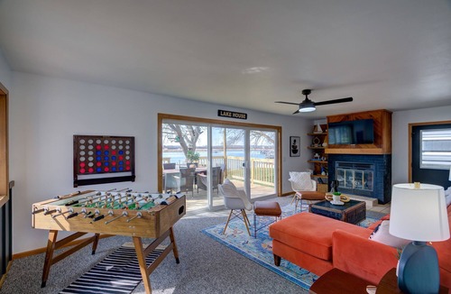 Monona House | Madison Lakefront Oasis in the Heart of Madison - Central, Minutes to Downtown!