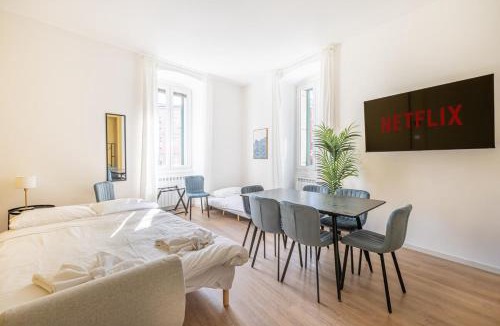 Barriera Vecchia-San Giacomo Apartment | Madonnina Tower x 10 Central Spacious Apartment