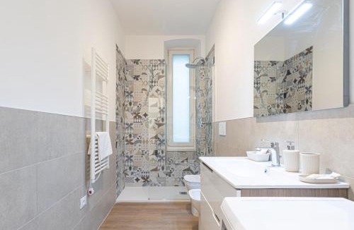 Barriera Vecchia-San Giacomo Apartment | Madonnina Tower x 10 Central Spacious Apartment