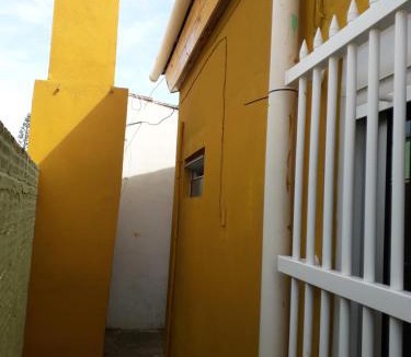 Euzebio Izabelino Bermudez House | Madreselva