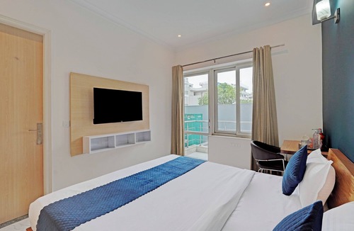 Sector 39 Hotel | Madstays Hotel - Medicity Near Medanta Hospital