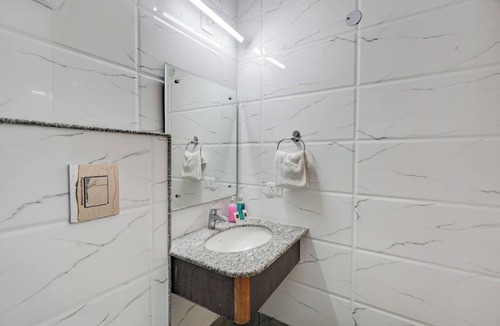 Sector 39 Hotel | Madstays Hotel - Medicity Near Medanta Hospital