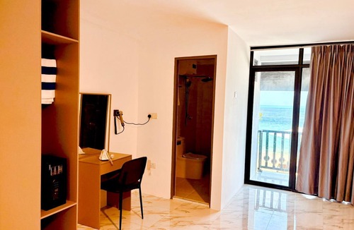 Maduvvari Hotel | Maduvvaree Waterfront Sands