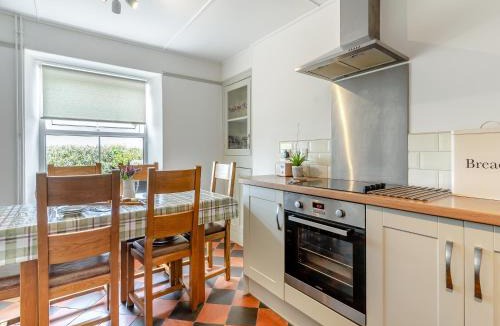 Pentregat House | Maesybryn