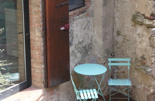 Montemassi Apartment | Magical place, middle ages and nature!