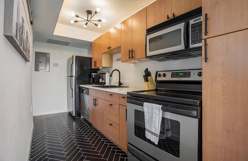 Crestline Heights Condo | Magic City Panoramic View