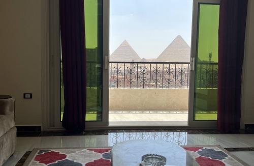 Al Haram Apartment | Magic Pyramids view