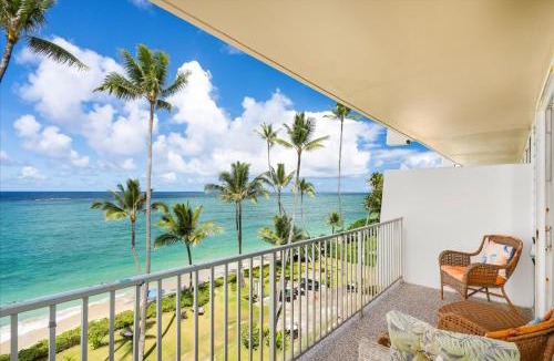Punaluu House | Magical Beachfront Condo