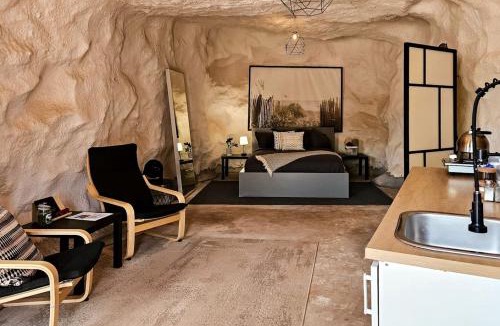 Moab House | Magical Cave on Secluded Ranch, the Perfect Base for Outdoor Adventures by the Colorado River in Moab, Utah