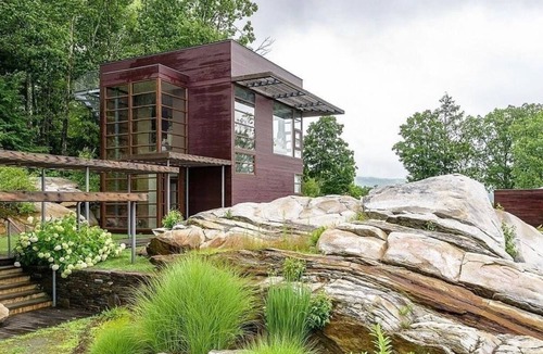 Great Barrington House | Magical Country Retreat in the Berkshires, 10min from ski slopes.