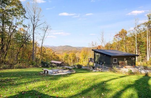 Black Mountain House | Magical Mountain Escape with Room to Roam!