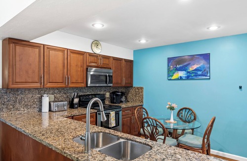 Key West Condo | Magical Sunrises on the Atlantic, Upgraded Condo & 10 minutes to Downtown.
