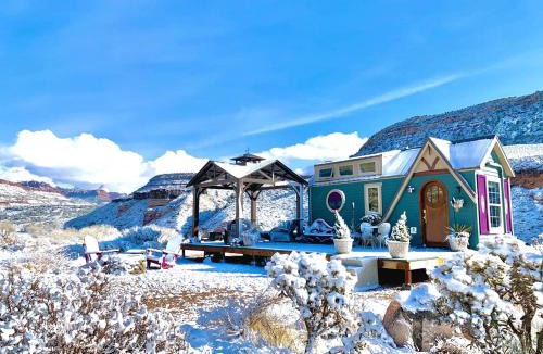 Virgin House | Magical Tiny House with a Hot Tub for Zion National Park Getaways