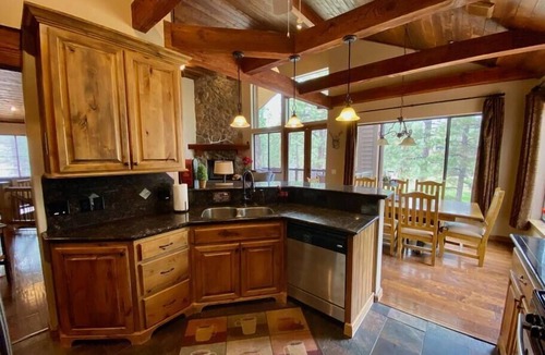 Torreon Cabin | Magical Torreon Treehouse w/Arcade on Golf Course