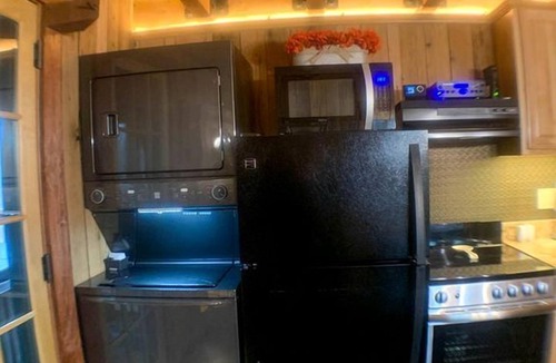 Shenandoah House | Magical Tree House Experience with a Private Hot Tub in Shenandoah Valley, Virginia