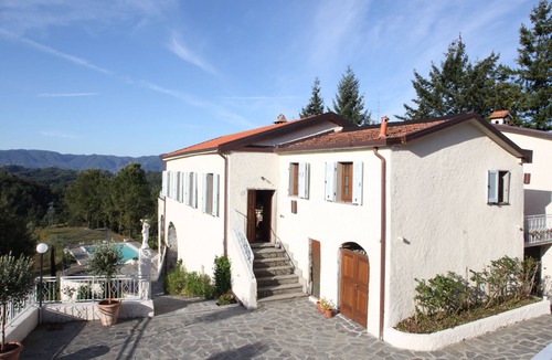Licciana Nardi Villa | Magical Tuscan retreat set high among vineyards with pool and breathtaking views