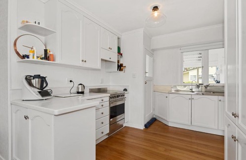 Waipu Cove House | Magical Waipu - Waipu Cove Holiday Home