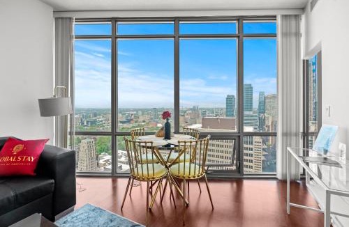 Bay Cloverhill Apartment | Magnificent 1 Bd High floor view Downtown Toronto