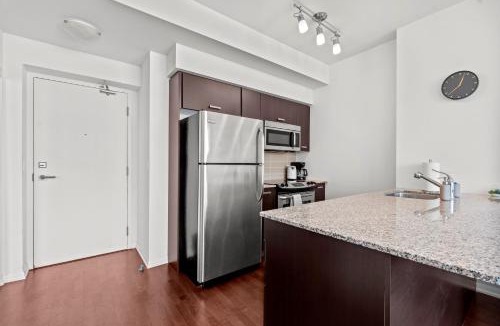 Bay Cloverhill Apartment | Magnificent 1 Bd High floor view Downtown Toronto