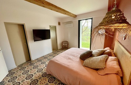 Castres House | Magnificent 18th century farmhouse, perfectly quiet, in the middle of fields.