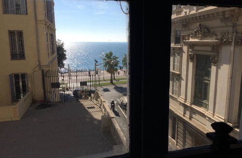 Old Town Apartment | Magnificent air-conditioned apartment 50 metres from the sea