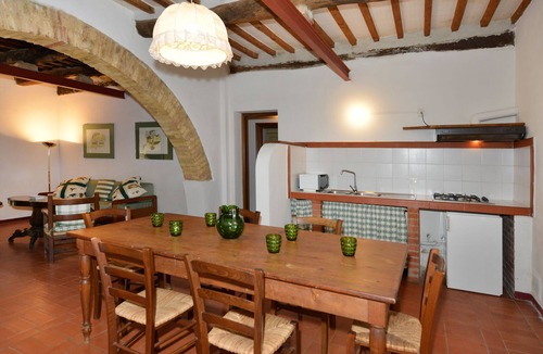 Guasticce House | Magnificent and large apartment in the Tuscan countryside