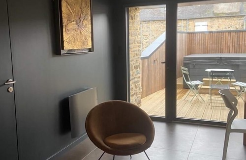 Landerneau House | Magnificent apartment/spa, river view, town center, quiet location, garage. Near the sea
