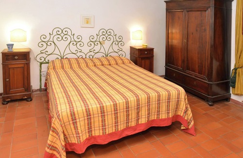 Guasticce Other | Magnificent apartment in the Tuscan countryside with swimming pool