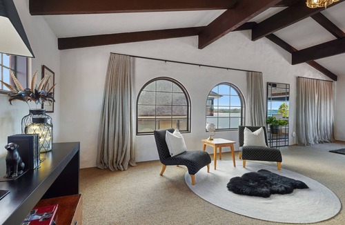Sunnyhills House | Magnificent Beachfront Mansion - Pool