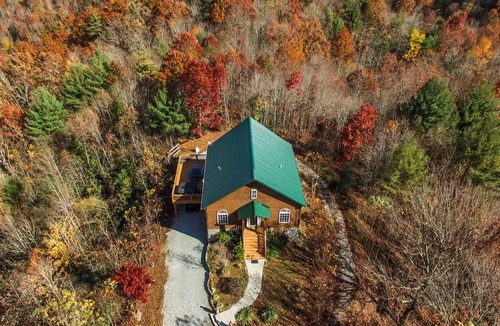 Yadkin Valley Cabin | Magnificent Cabin: Summit at Blue Ridge