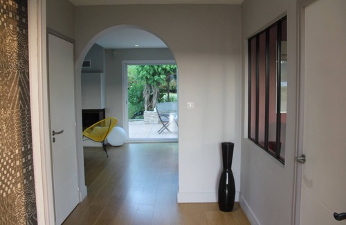 Ustaritz House | Magnificent contemporary Basque house with pisicine in a green setting