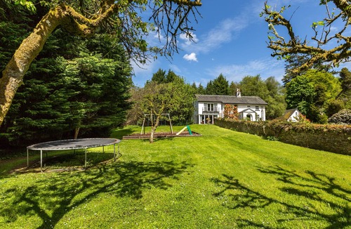 Drymen Cottage | Magnificent Family House with Stunning Private Garden