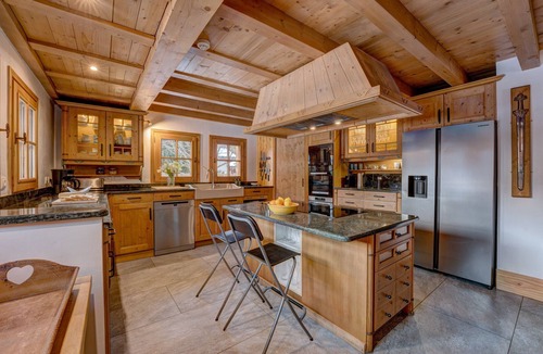 Chamonix City Centre Ski Chalet | Magnificent Chalet Valhalla 5*, central Chamonix