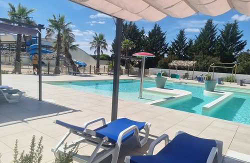 Vouneuil-sur-Vienne House | Magnificent 2-bedroom chalet sleeps 5