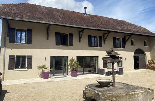 Saint-Savin Bed & Breakfast | Magnificent guest room in an exceptional property.!