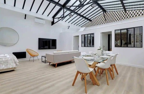 15th Arrondissement Apartment | Magnificent loft Porte Versailles & Champs de Mars