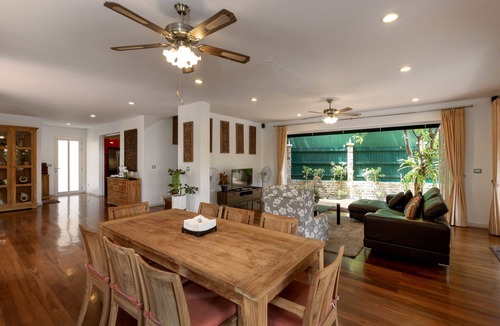 Patong Villa | Magnificent modern Villa with private swimming pool at Patong Beach
