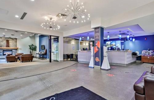Canmore Apartment | Magnificent Mountain Penthouse - Pool & Hot Tub