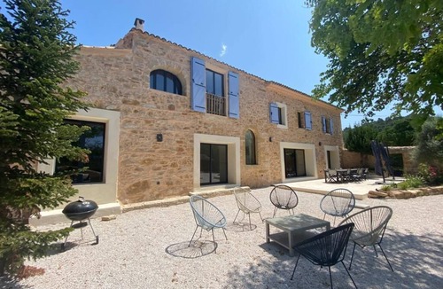 Jouques House | Magnificent Provencal estate north of Aix en Provence - sleeps 26