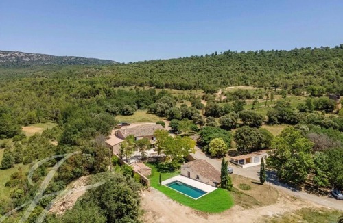 Jouques House | Magnificent Provencal estate north of Aix en Provence - sleeps 26