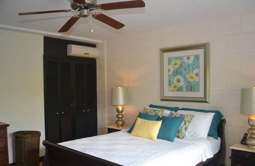 Marine Gardens Apartment | Magnificent Short Term Rental Apartment