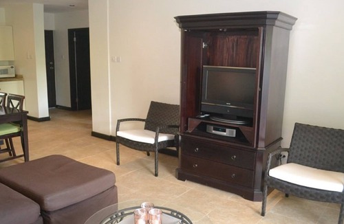 Marine Gardens Apartment | Magnificent Short Term Rental Apartment