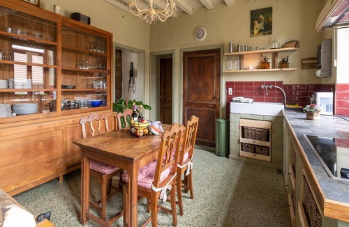 Velm House | Magnificent square farm in the beautiful blossom region
