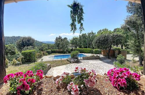 La Celle-sous-Gouzon Villa | Magnificent Stone Villa in Le Tignet