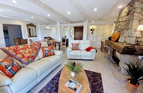 La Celle-sous-Gouzon Villa | Magnificent Stone Villa in Le Tignet