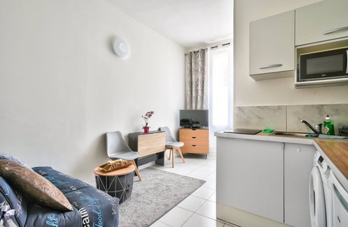 Clichy Apartment | Magnificent studio just outside Paris