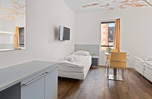 Sierre Hotel | Magnificent triple room in the heart of Sierre