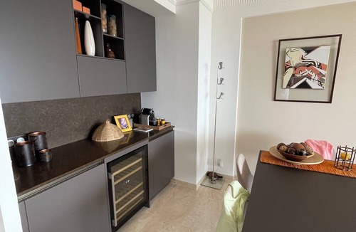 California - Pezou Apartment | Magnificent upscale Cannes Californie apartment, unobstructed sea view.