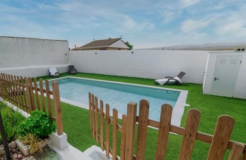 Padul Villa | Magnificent villa: 2 private pools, BBQ, garden & parking. 13 per. In Padul